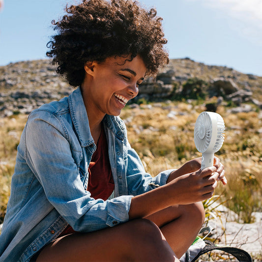 PureBreezeTM Personal Handheld Fan mit Base